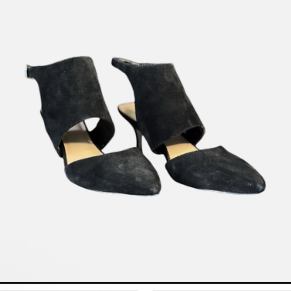 PRICED TO SELL! Nine west heels size 8.5